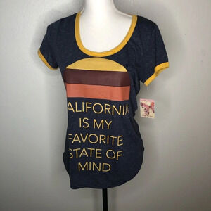 Bella du jour tee shirt size large.  Yellow / Gray